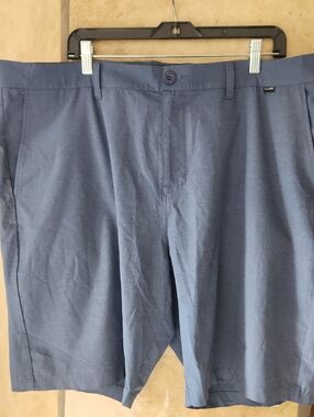 EUC-Men's Casual Blue Flat-Front Shorts